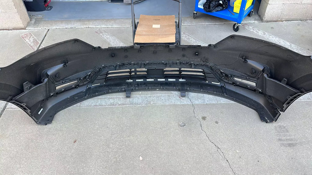 2022 - 2024 KIA CARNIVAL FRONT BUMPER W / Hole Sensor ⭐GENUINE⭐ 86511R0000