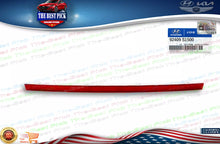 Load image into Gallery viewer, ⭐GENUINE⭐ 2021-2023 HYUNDAI SANTA FE rear bumper center reflector 92409S1500