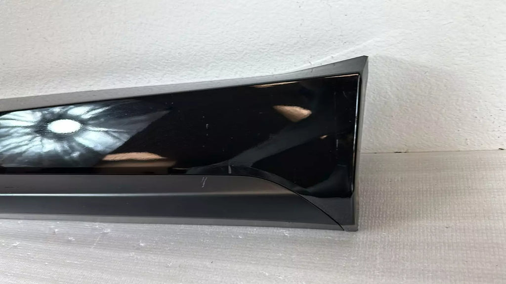 FRONT Door Lower Molding Right Black Tucson N-Line 21-22 HYBRID 23-24 87722N9CA0