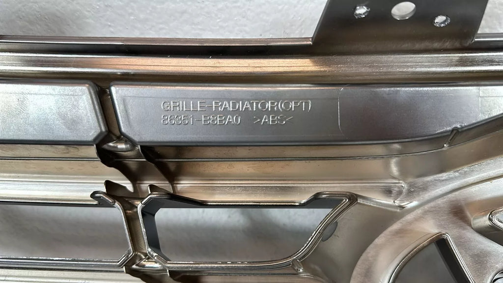 2017-2019 Hyundai Santa Fe ⭐GENUINE⭐ Front Bumper Radiator Grille 86351B8BA0