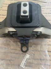 Load image into Gallery viewer, BRACKET ASSY-TRANSMISSION MTG SONATA 2016-18 Optima 1.7L DIESEL 21830D4400