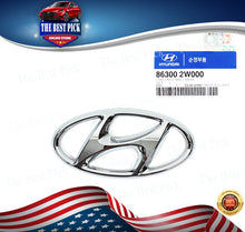 Load image into Gallery viewer, ⭐ GENUINE ⭐ FRONT Grille "H" Emblem for 2013-2016 Hyundai Santa Fe 863002W000