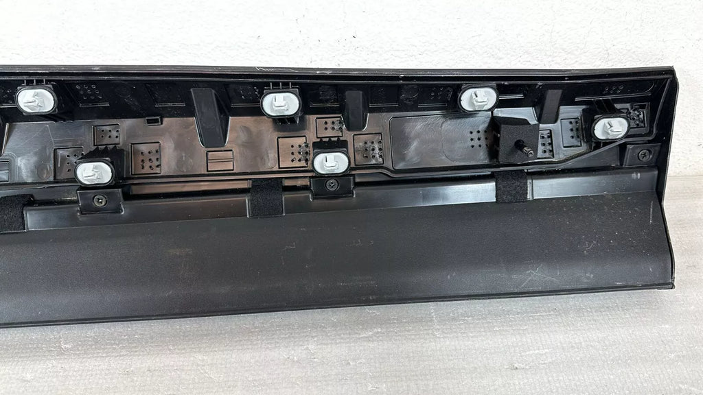 FRONT Door Lower Molding LEFT FOR Tucson NLine 21-22 HYBRID 23-24 87721N9CA0 R2P