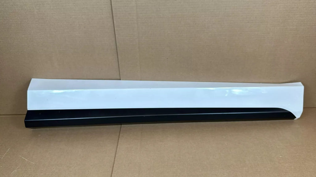 FRONT Door Lower Molding Right Tucson N-Line 21-22 HYBRID 23-24 87722N9CA0 TW3