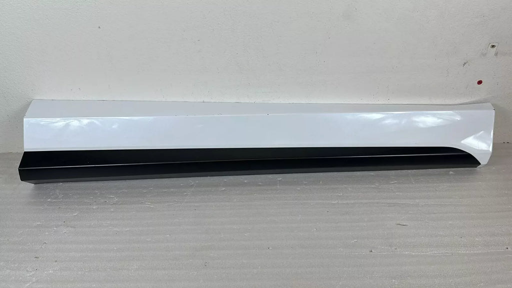 FRONT Door Lower Molding Right Tucson N-Line 21-22 HYBRID 23-24 87722N9CA0 TW3