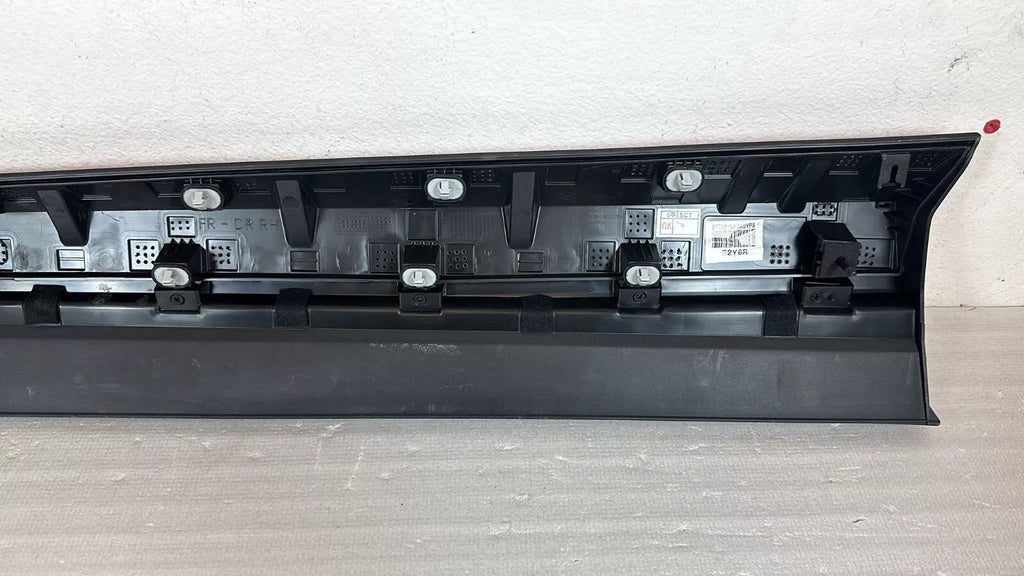 FRONT Door Lower Molding Right Tucson N-Line 21-22 HYBRID 23-24 87722N9CA0 YP6