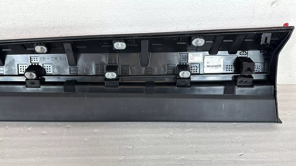 FRONT Door Lower Molding Right Tucson N-Line 21-22 HYBRID 23-24 87722N9CA0 YP6