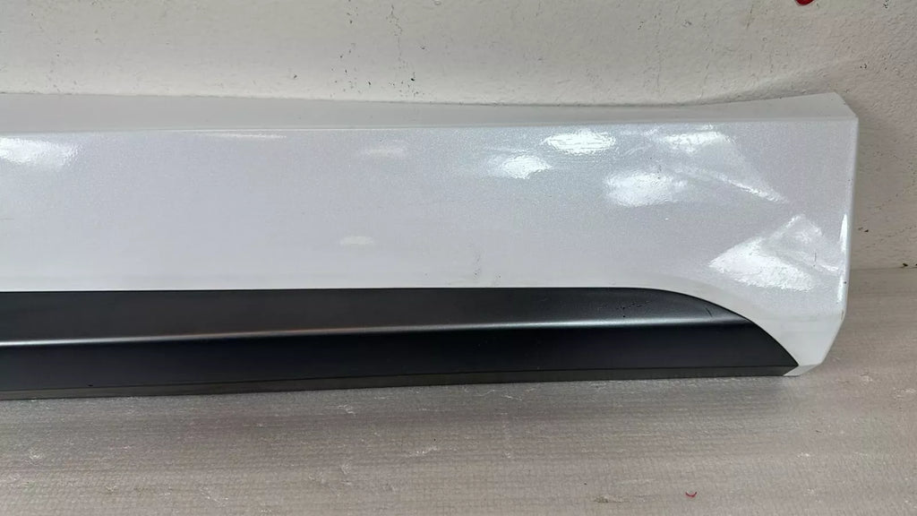 FRONT Door Lower Molding Right Tucson N-Line 21-22 HYBRID 23-24 87722N9CA0 TW3