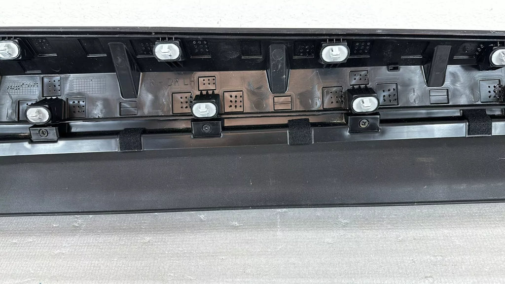 FRONT Door Lower Molding LEFT FOR Tucson NLine 21-22 HYBRID 23-24 87721N9CA0 R2P