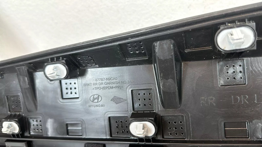 ⭐GENUINE⭐ REAR Door Lower Molding Left DRIVER 87731N9CA0 Y3G Tucson N-Line 22-23
