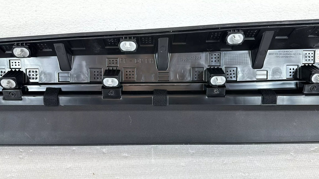 FRONT Door Lower Molding Right Black Tucson N-Line 21-22 HYBRID 23-24 87722N9CA0