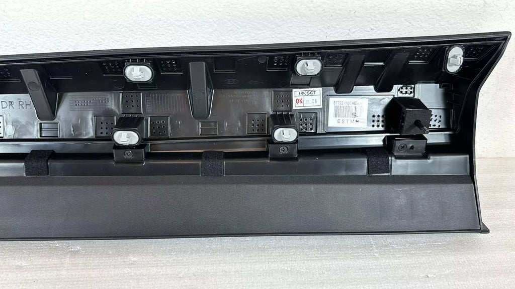 FRONT Door Lower Molding Right Black Tucson N-Line 21-22 HYBRID 23-24 87722N9CA0