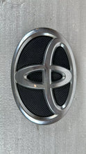 Load image into Gallery viewer, Genuine Front Grille Emblem Logo OEM Avalon XLE LIMITED 13-15 Camry LE XLE 12-17