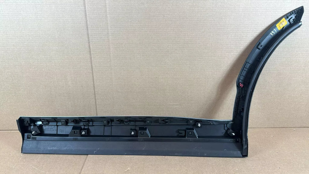 ⭐ REAR Door Lower Molding Right PASSENGER Palisade 20-2022 ⭐ OEM⭐ 87732S8000 SPC