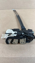 Load image into Gallery viewer, 2011-2015 KIA SORENTO Front RIGHT Door Lock Actuator 813202P010