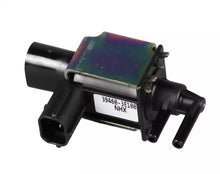 Load image into Gallery viewer, GENUINE VALVE SOLENOID FOR 06-09 STA FE 06-11 OPTIMA RONDO 2.7L 394603E100