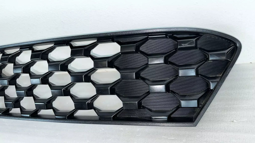 2022-2023 Hyundai Kona ⭐GENUINE⭐ Grille Front Bumper UPPER 86350J9CC0 BK