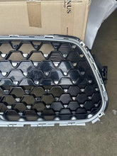 Load image into Gallery viewer, Genuine 2020 2021 2022 Kia Soul Front Grille 86531K0020