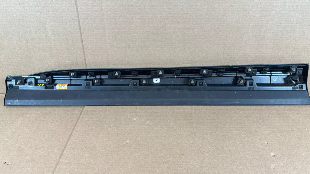 ⭐OEM⭐ Front Door Lower Molding Garnish RIGHT for 20-2022 Palisade 87722S8000 SPC