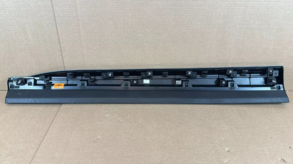 ⭐OEM⭐ Front Door Lower Molding Garnish RIGHT For 20-2022 Palisade 87722S8000 SPC