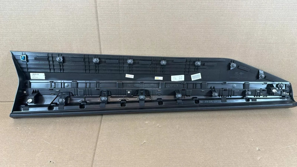 2022-2024 IONIQ 5 Limite ⭐ OEM ⭐ FRONT Door Lower Molding Left GRAY ⭐ 87721GI100