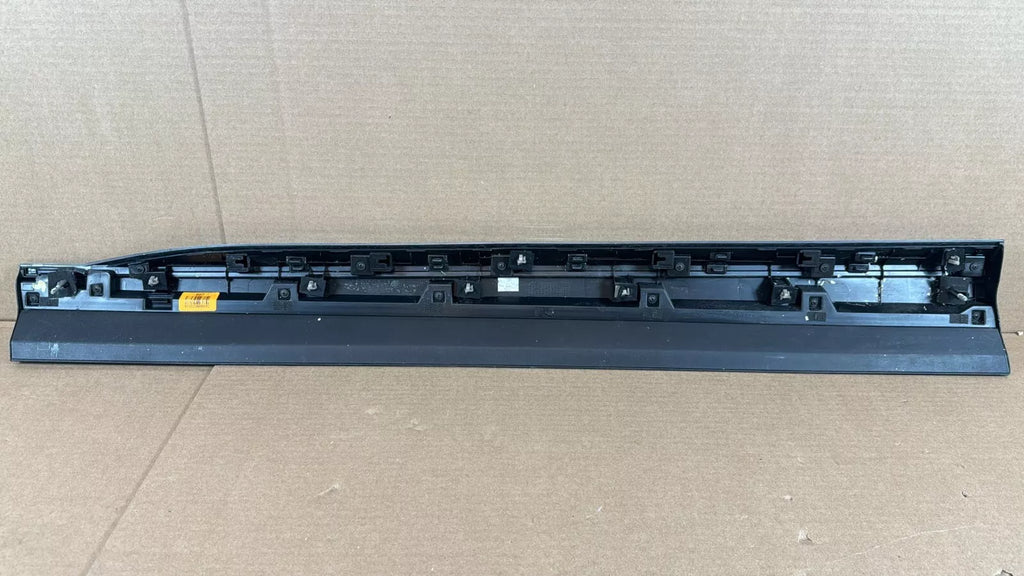 ⭐OEM⭐ Front Door Lower Molding Garnish RIGHT For 20-2022 Palisade 87722S8000 SPC