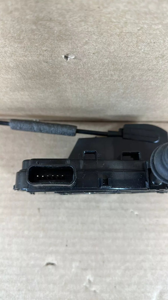 2011-2015 Hyundai Sonata Door Lock Actuator FRONT LEFT 813103S010