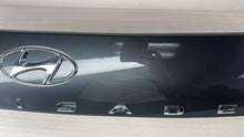 Load image into Gallery viewer, REAR CENTER LIFTGATE FINISH PANEL W/Camera 20-22 HYUNDAI PALISADE 87310S8020R2F