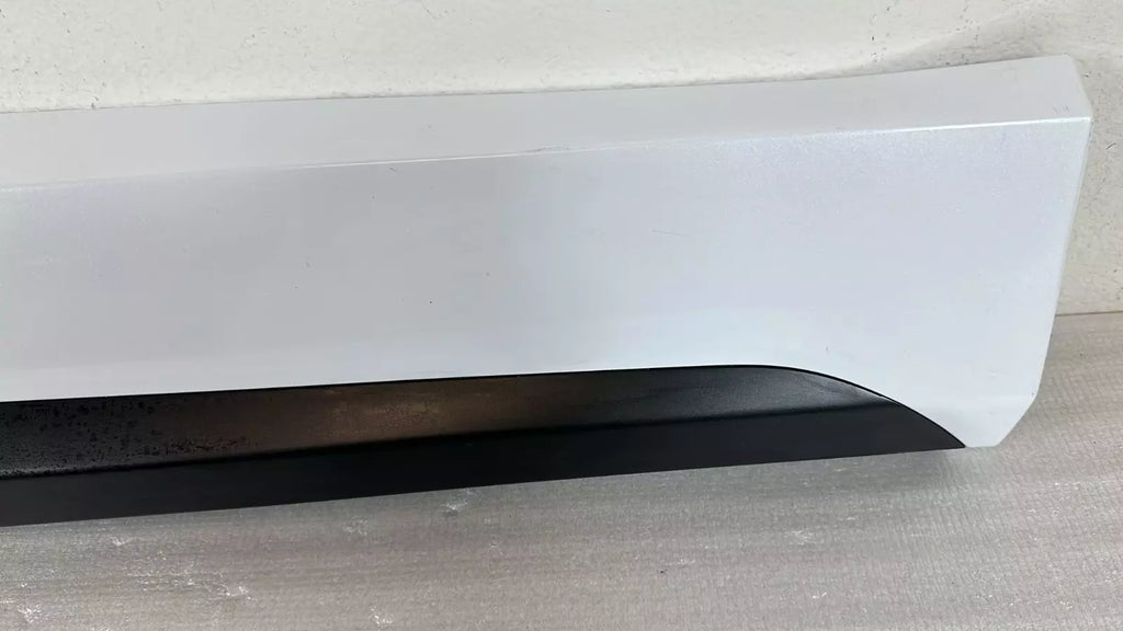 FRONT Door Lower Molding Right White Tucson N-Line 21-22 HYBRID 23-24 87722N9CA0