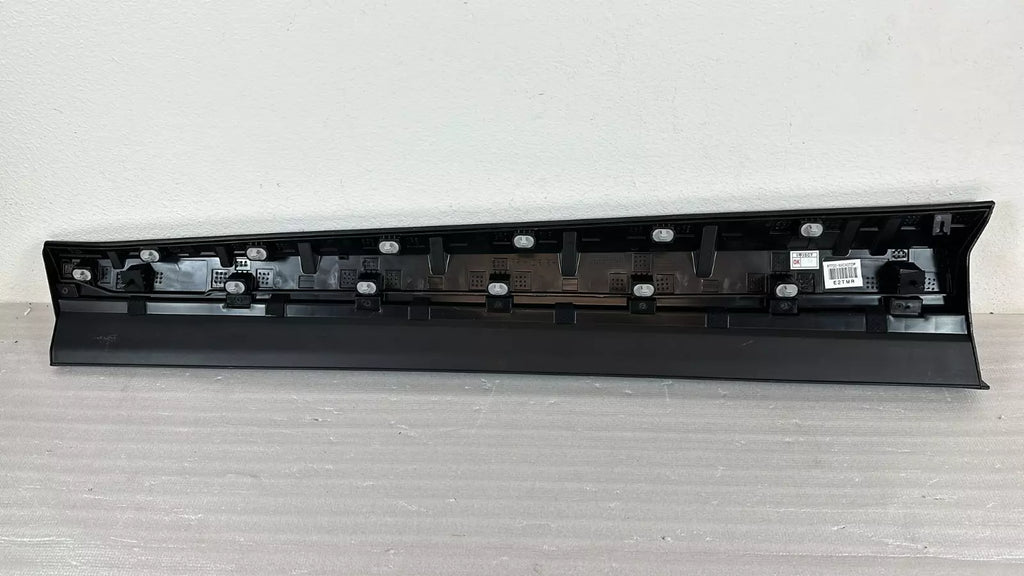 FRONT Door Lower Molding Right Black Tucson N-Line 21-22 HYBRID 23-24 87722N9CA0