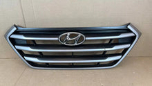 Load image into Gallery viewer, 2016-2018 HYUNDAI TUCSON ⭐GENUINE⭐ GRILLE RADIATOR FRONT 86350D3000