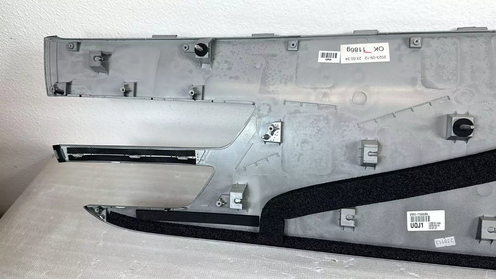 21-22 GENESIS G80 ⭐GENUINE⭐ DECKLID TRUNK LID TRIM MOLDING 87370T1000 URA