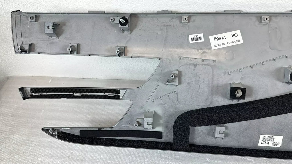 21-22 GENESIS G80 ⭐GENUINE⭐ DECKLID TRUNK LID TRIM MOLDING 87370T1030 URA