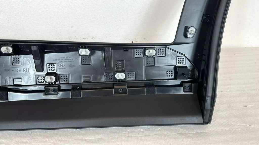 GENUINE⭐ REAR Door Lower Molding Right PASSEN 87732N9CA0 TCM Tucson N-Line 22-23