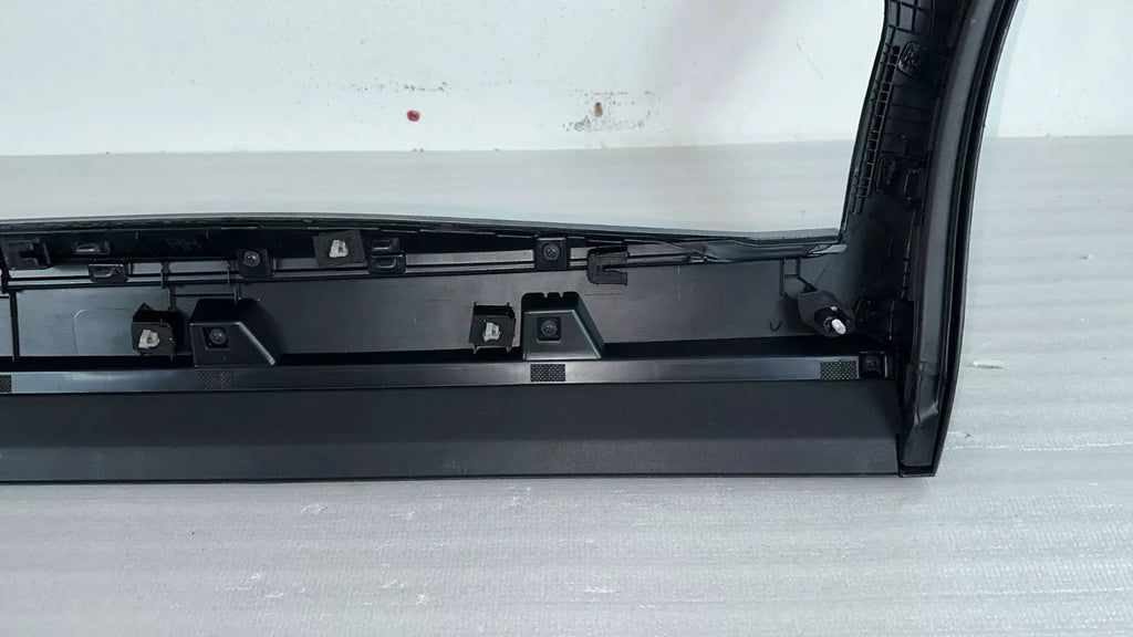 2020-2022 Palisade ⭐GENUINE⭐ REAR Door Lower Molding RIGHT SIDE 87732S8000 SPC