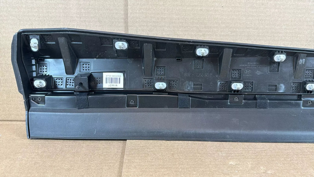 22-23 Tucson N-Line ⭐OEM⭐ REAR Door Lower Molding Right PASSEN 87732N9CA0 R4G