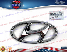 Load image into Gallery viewer, ⭐GENUINE⭐ Front Grille Emblem &quot;H&quot; Mark 2017-18 Santa Fe Sport 5 Seats 863002WAA0