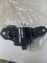 Load image into Gallery viewer, Genuine Transmission Mount 2012-16 for Kia Forte / Rio \ ELANTRA 218303X300