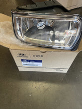 Load image into Gallery viewer, ⭐GENUINE⭐ Hyundai Fog Light LEFT Side for 2006-10 Azera 922013L100